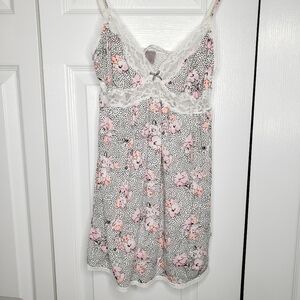 Victoria's Secret flowered lace chemise sl…